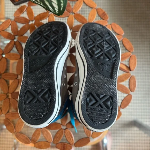 Converse All Star Chuck Taylor Canvas Low Top Tongue Gray-Big Kid - Size 6 - Picture 13 of 16